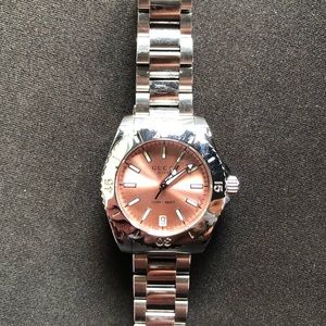 Ladies Gucci Dive Watch - pink face